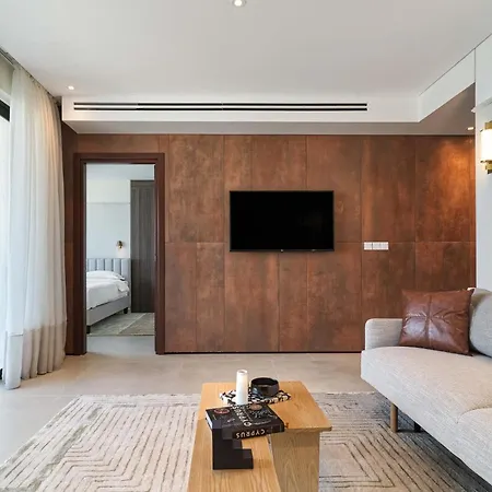 Hotel de apartamente Liv Mackenzie Adults Only Larnaca