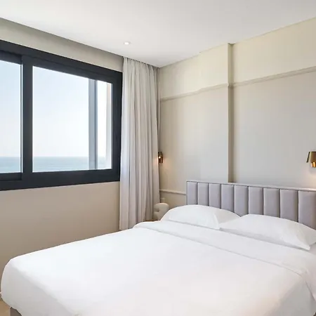 Liv Mackenzie Adults Only Hotel de apartamente Larnaca