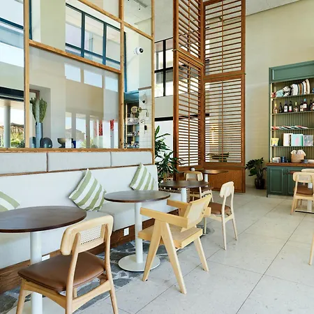 Liv Mackenzie Adults Only Hotel de apartamente *