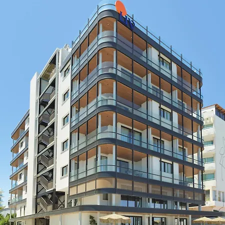 Liv Mackenzie Adults Only Hotel de apartamente Larnaca