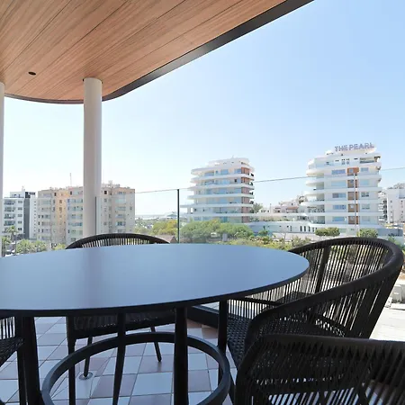 Liv Mackenzie Adults Only Lárnaca