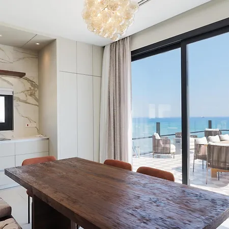 Hotel de apartamente Liv Mackenzie Adults Only Larnaca
