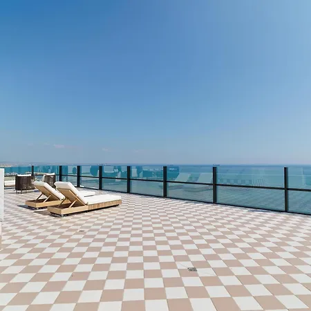 Hotel de apartamente Liv Mackenzie Adults Only Larnaca