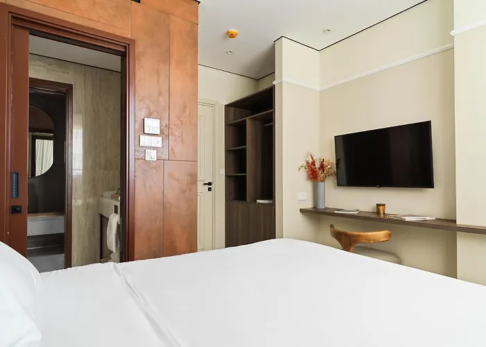 Liv Mackenzie Adults Only 4* Lárnaca