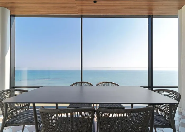 Liv Mackenzie Adults Only Apartahotel