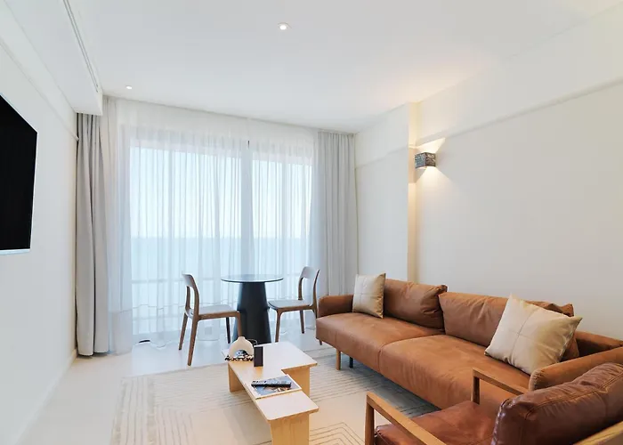 Liv Mackenzie Adults Only Lägenhetshotell