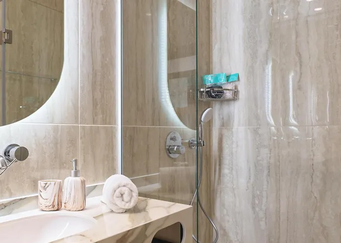 Liv Mackenzie Adults Only Apartahotel Lárnaca