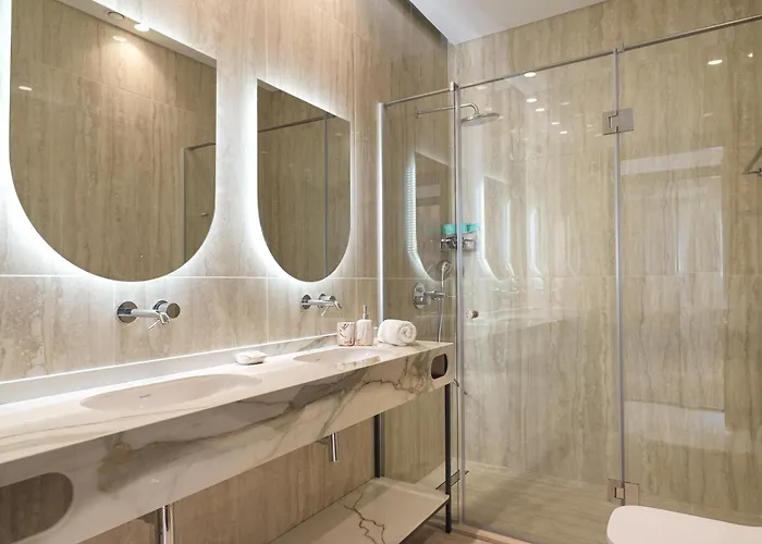 Liv Mackenzie Adults Only Apartahotel