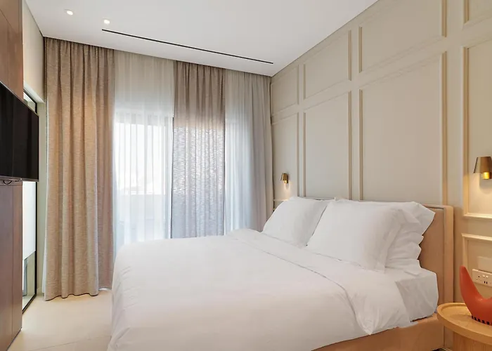 Liv Mackenzie Adults Only Apartahotel Lárnaca