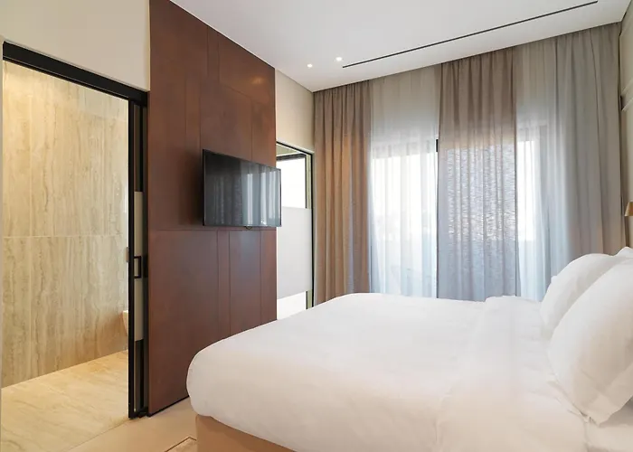 Liv Mackenzie Adults Only Apartahotel