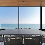 Liv Mackenzie Adults Only Apart Otel