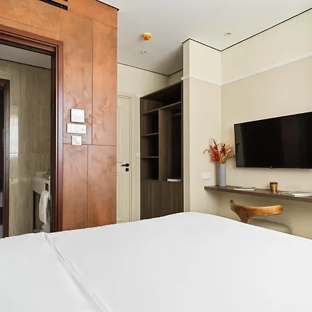 Liv Mackenzie Adults Only 4* Larnaka