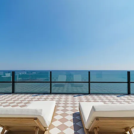 Hotel apartamentowy Liv Mackenzie (adults Only) 4*