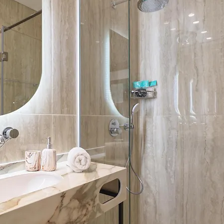 Liv Mackenzie Adults Only Appart hôtel Larnaca