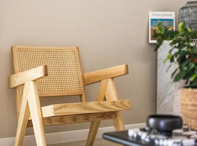 Liv Mackenzie Adults Only 4* לרנקה