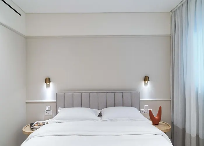 Liv Mackenzie Adults Only לרנקה