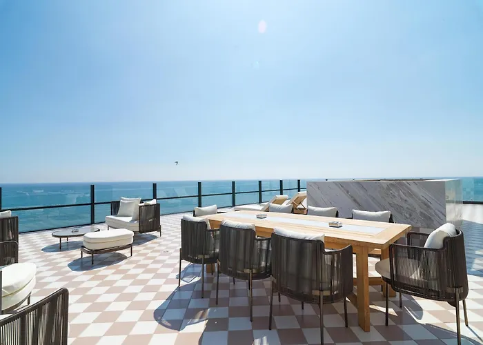 Liv Mackenzie Adults Only 4* Larnaka