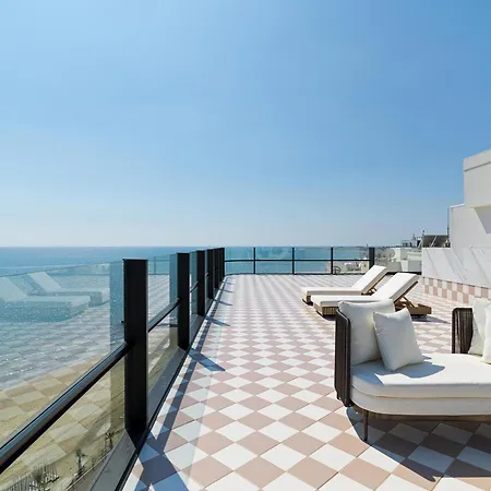 Liv Mackenzie Adults Only Apart Otel Larnaca