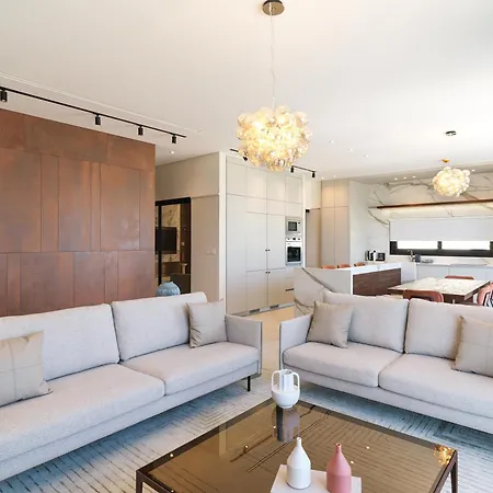 Liv Mackenzie Adults Only Apart Otel 4*