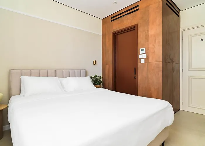 Liv Mackenzie Adults Only Λάρνακα